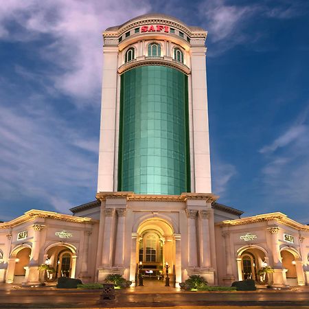 Safi Royal Luxury Valle San Pedro Garza Garcia Exterior foto The Green Tower