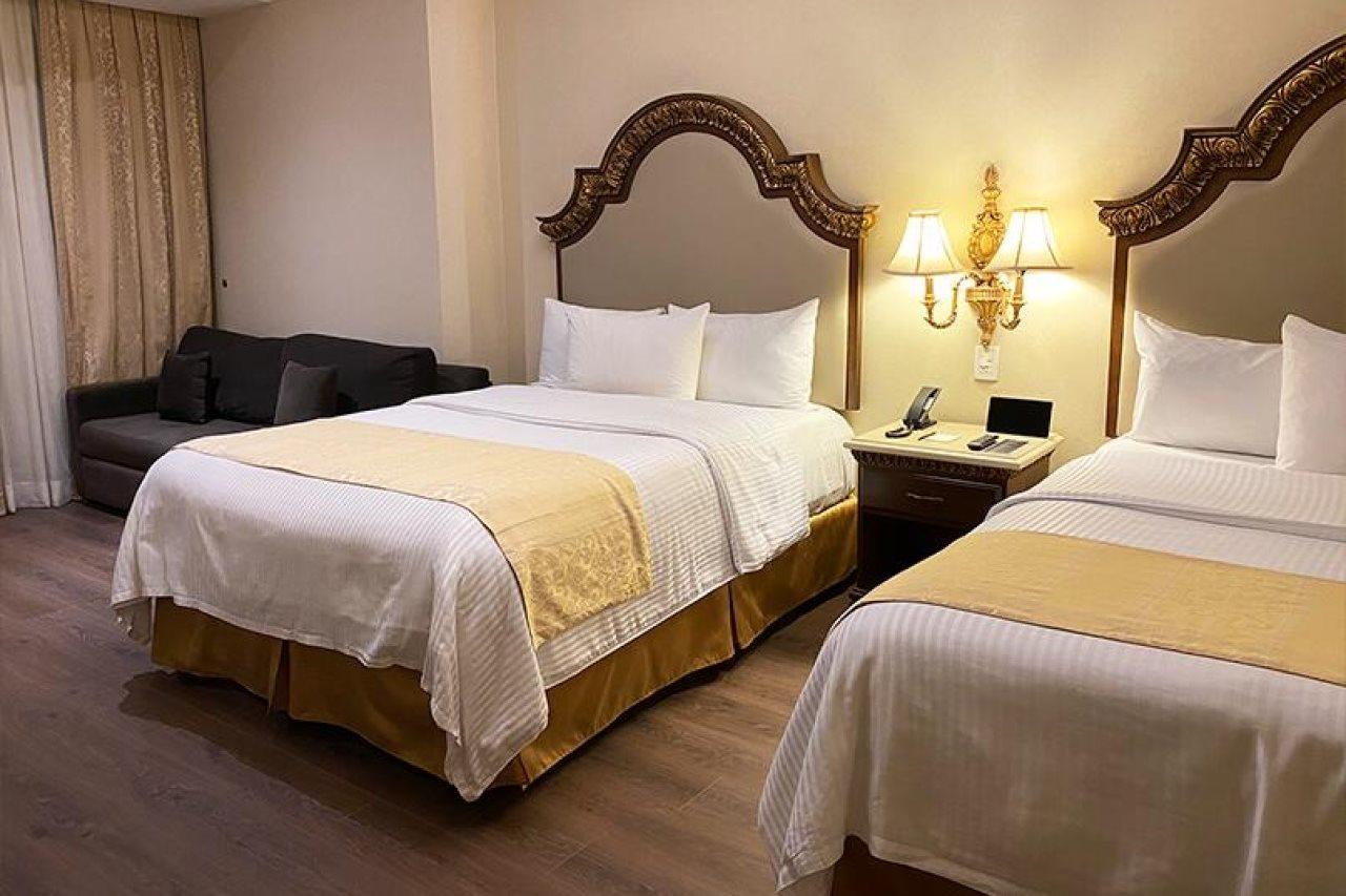 Safi Royal Luxury Valle San Pedro Garza Garcia Exterior foto A room at the hotel