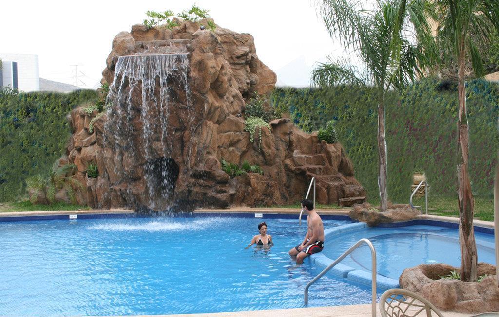 Safi Royal Luxury Valle San Pedro Garza Garcia Facilități foto A swimming pool in a hotel