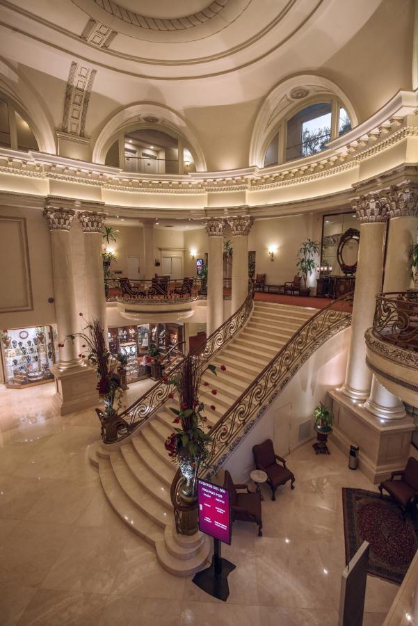 Safi Royal Luxury Valle San Pedro Garza Garcia Exterior foto The lobby of the Four Seasons Hotel