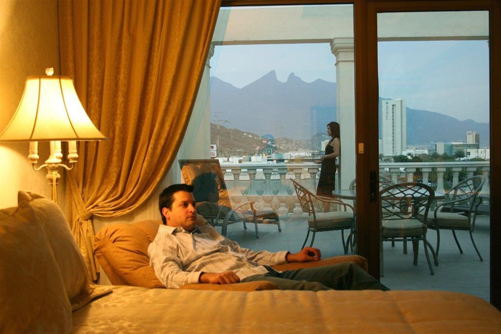 Safi Royal Luxury Valle San Pedro Garza Garcia Cameră foto A guest at the Four Seasons Hotel in Santiago, Chile