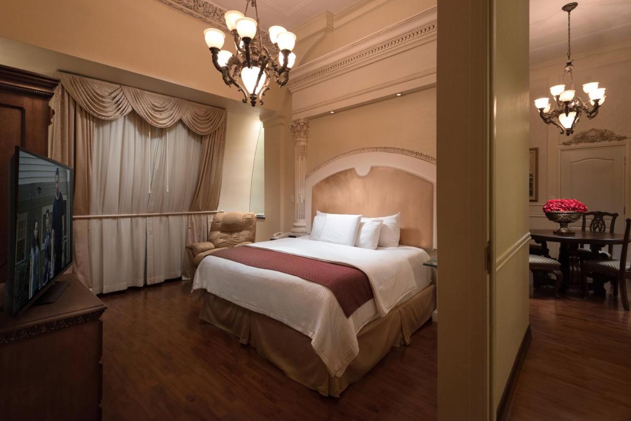 Safi Royal Luxury Valle San Pedro Garza Garcia Exterior foto A bedroom at the hotel
