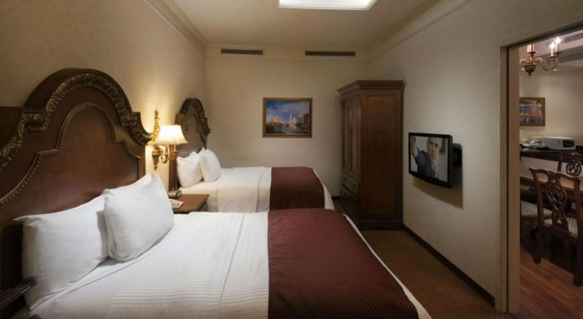 Safi Royal Luxury Valle San Pedro Garza Garcia Exterior foto A room at the hotel