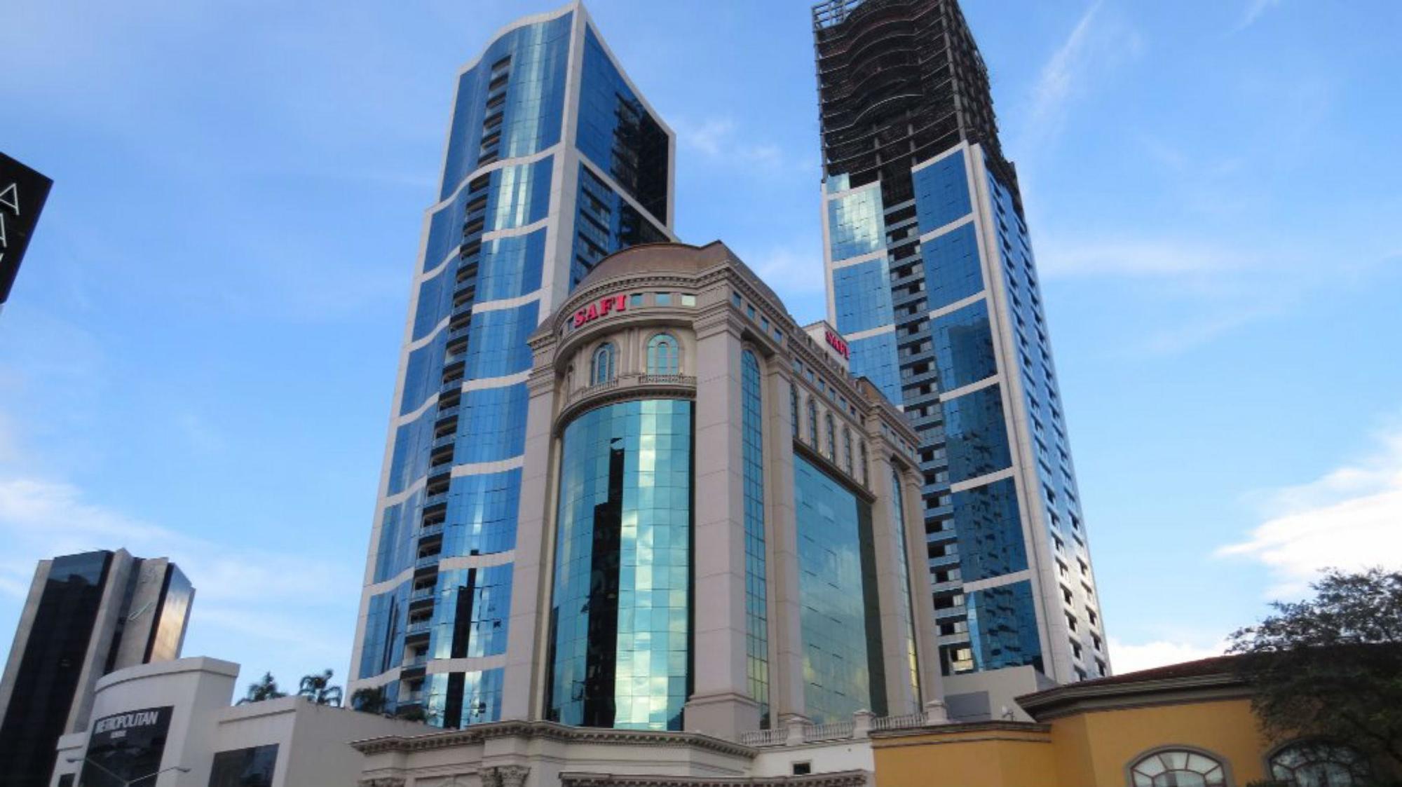 Safi Royal Luxury Valle San Pedro Garza Garcia Exterior foto The hotel in 2016