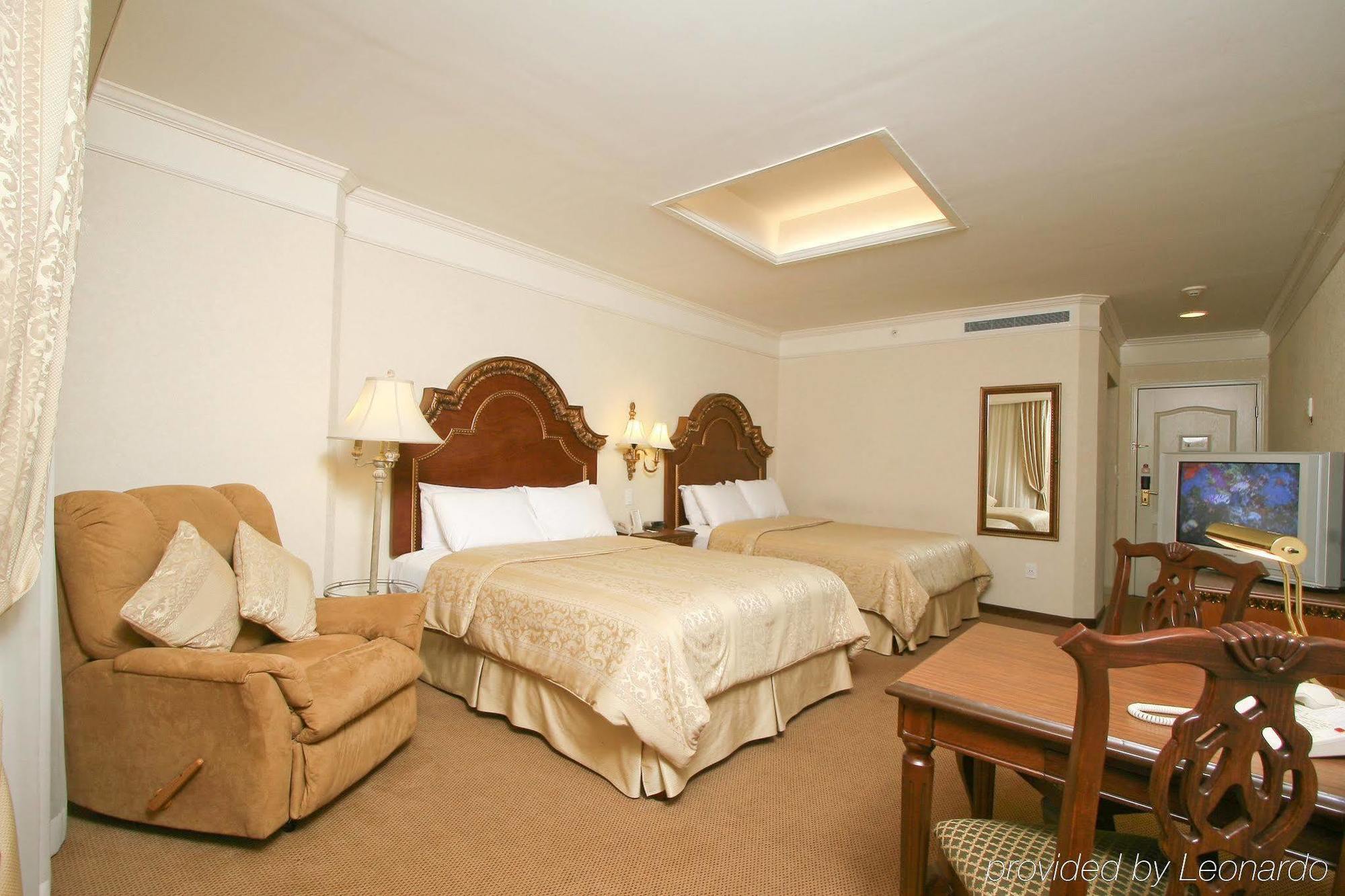 Safi Royal Luxury Valle San Pedro Garza Garcia Cameră foto A room at the hotel