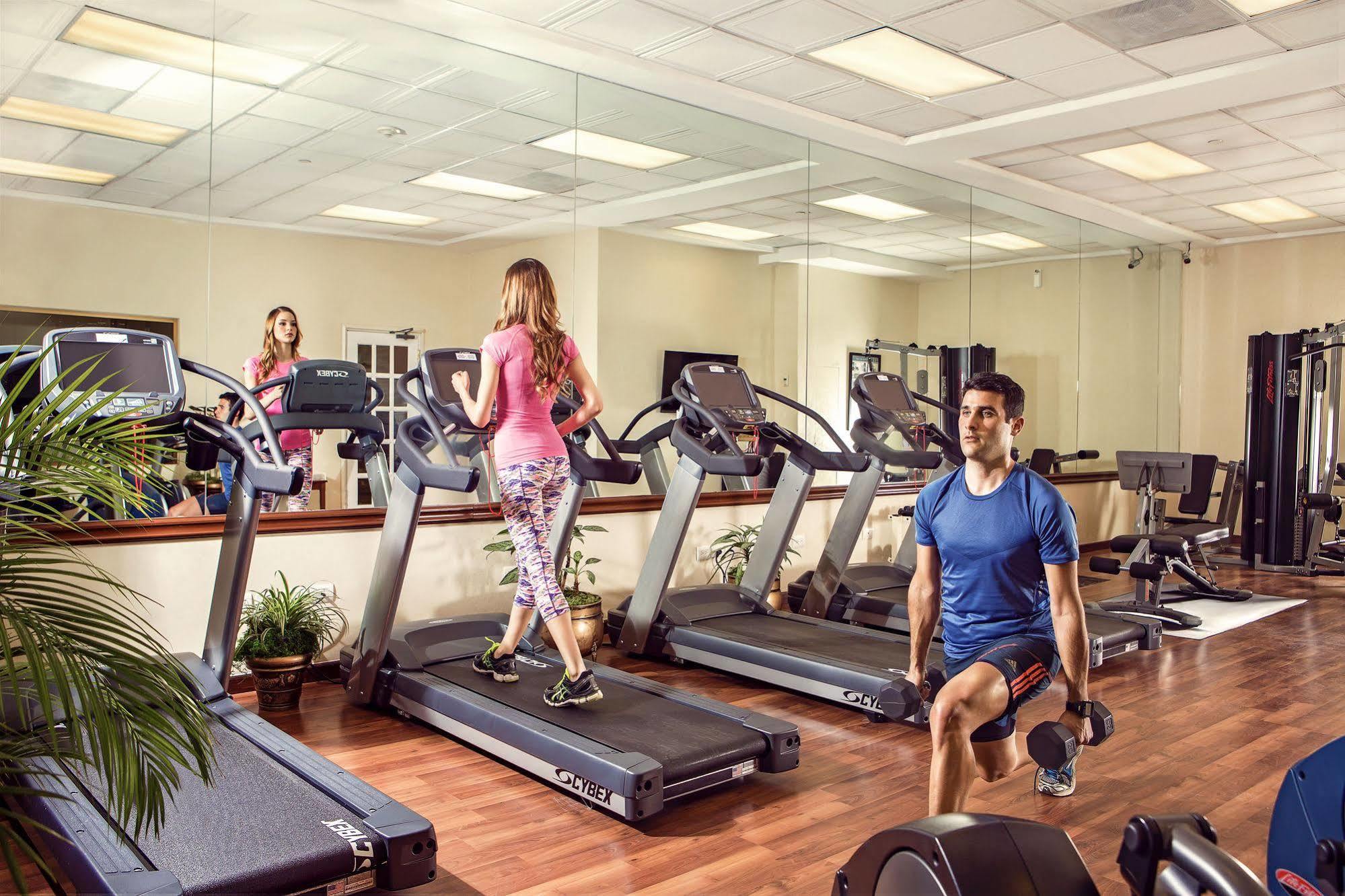 Safi Royal Luxury Valle San Pedro Garza Garcia Exterior foto A gym in the United States